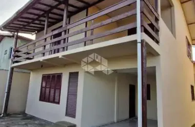 Casa à Venda nos Ingleses Rio Vermelho com 170 m² e Potencial Comercial