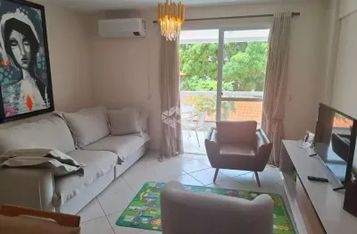 Apartamento à venda na Praia Brava 2 dormitórios (1 suíte) | 84m² | 150m do mar