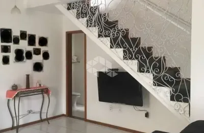 Casa com 5 dormitórios, sendo 3 suítes - São João do Rio Vermelho - Florianópolis