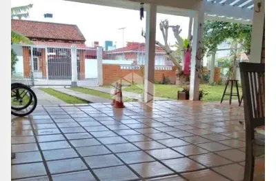 Casa para você morar ou ter a sua pousada em canasvieiras, florianópolis/sc