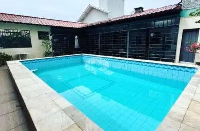 Casa com 6 dormitórios/quartos ideal para pousada em canasvieiras/sc