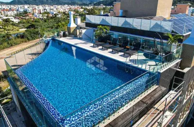 Apartamento  duplex com 3 dormitórios/quartos sendo 1 suítes próximo a praia