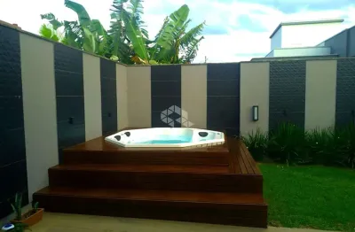 Casa duplex com 03 suítes no residencial jardim cachoeira