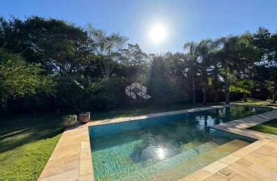 Casa 4 dormitórios sendo 3 suítes no rio vermelho em florianópolis