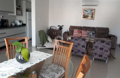 Apartamento mobiliado no morretes 600m do mar, com dois dormitórios sendo 1 suíte