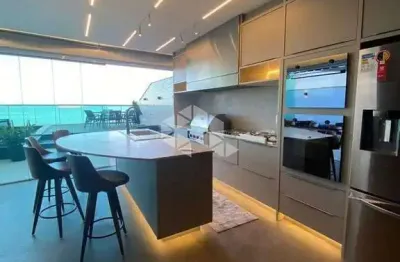 Apartamento  frente mar com 04 dormitórios sendo 04 suítes com 04 vagas de garagem