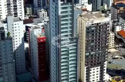 Apartamento duplex 5 suítes e 4 vagas no centro de balneário camboriú