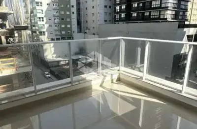 Apartamento diferenciado na meia praia em itapema com 3 suítes e 3 vagas de garagem