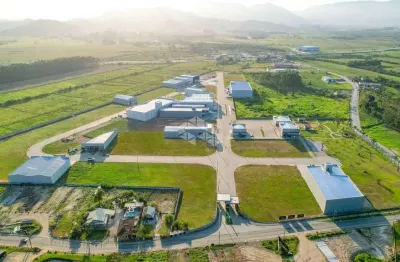 Terreno comercial em condomínio fechado em porto belo