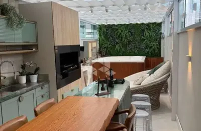 Apartamento diferenciado com 3 suítes e 2 vagas em balneário camboriú centro