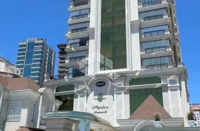 Apartamento com 4 suítes e 3 vagas de garagem em itapema, pronto