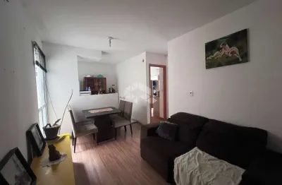 Apto. 2 quartos, 1 banh. sala, coz. 1 vaga no 2° andar, sol nascente.
