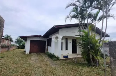 Bela casa a venda com 2 quartos no bairro bela vista