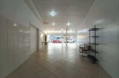 Sala comercial de 91metros quadrados com banheiro. localizada no bairro operário em novo hamburgo.