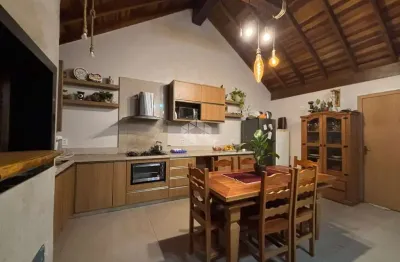 Casa 3 dormitórios + área gourmet completa - mobiliada - posição solar norte