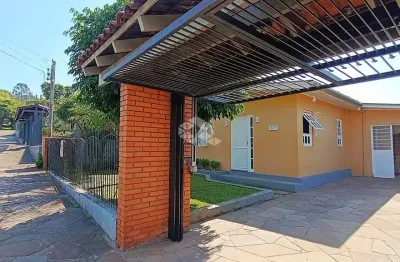 Casa 3 dormitórios, 180 metros quadrados, 2 banheiros, 3 vagas, bairro floresta, em estância velha.