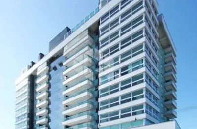 Apartamento 3  dormitorios com suite, sacada, living 2 ambientes com lareira, 2 vagas de estacionamento, bairro centro