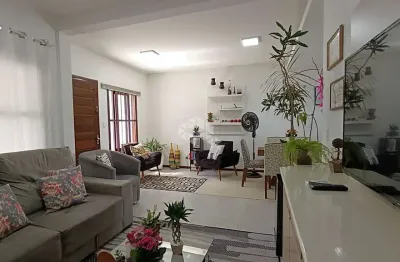 Casa 3 quartos, garagem coberta, 101 metros quadrados, 2 banheiros, 1 vaga, bairro encosta do sol, em estância velha.