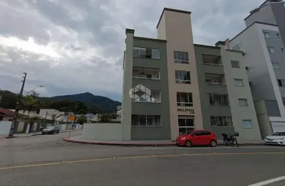 Apartamento mobiliado 1 suíte + 2 quartos/dormitórios no bairro amizade em jaraguá do sul, sc