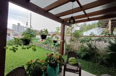 Casa bairro rau jaraguá do sul  3 quartos com piscina e amplo jardim