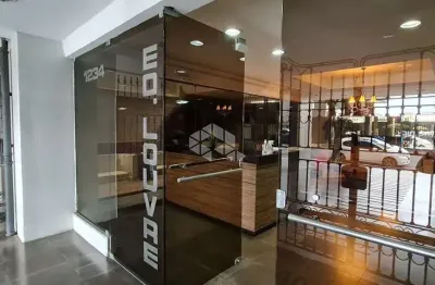 Apartamento 3 dormitórios de frente, junto a assembleia legislativa.