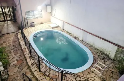 Casa, 4 dormitórios entre os bairros azenha e menino deus
