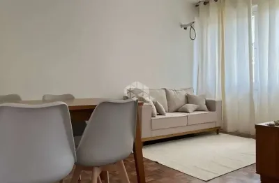 Baixou o preço.apartamento totalmente reformado ,em andar alto e com garagem no bairro petrópolis