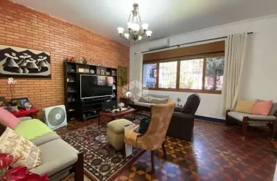 Casa com 3 quartos à venda na Rua Miguel Couto, 610, Menino Deus, Porto Alegre