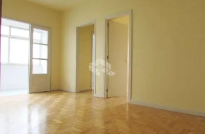 Excelente apartamento com 2 dormitórios próximo ao parque da redenção.