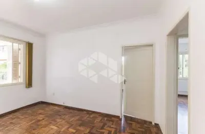 Apartamento de 2 dormitorios, no bairro menino deus