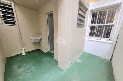 Baixo o preço. apartamento de 1 quarto/dormitório com pátio  e próximo ao zaffari