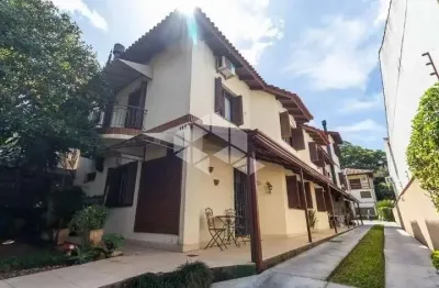 Venda casa em condomínio de 2 dormitórios com vaga garagem