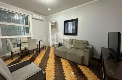 Apartamento 2 quartos no centro histórico com garagem.