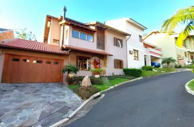 Casa em condomínio com excelente infra, 4d, 3 vagas e placas solares