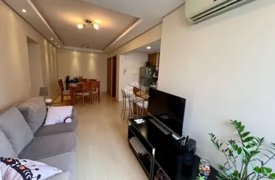 Apartamento com 2 dormitórios, 1 vaga/box no bairro cidade baixa.