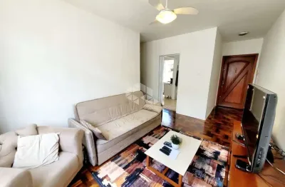 Apartamento todo reformado  de 03 dormitórios junto a jose de alencar