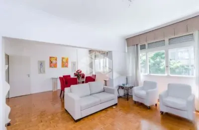 Apartamento de 03 dormitórios, 02 sacadas entre os bairros independência e bom fim.