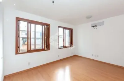 Apartamento de 02 dormitórios no bairro cidade baixa