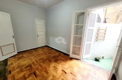 Baixou o valor !! apartamento de  um (01) dormitório (garden) com 02 pátios privativos.