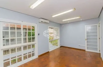 Casa residencial ou comercial com 06 salas/dormitórios proximo a escola técnica estadual parobé e orla 