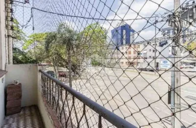 Apartamento 02 dormitórios com sacada proximo ao forum e a orla