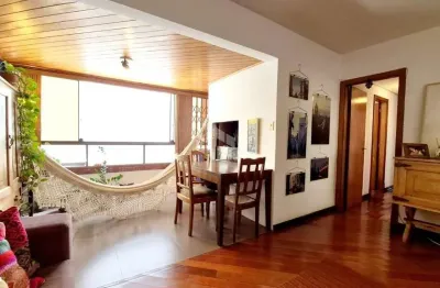 Apartamento 03 dor, suíte, sacada, churrasqueira, garagem e elevador próximo ao Clínicas.