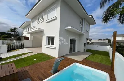 Casa com 3 quartos à venda na Avenida das Acácias, 514, Daniela, Florianópolis