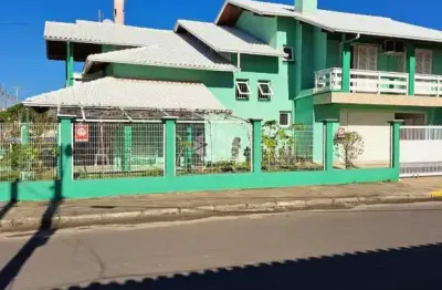 Casa à venda com 5 dormitórios em capão novo à 400m da praia