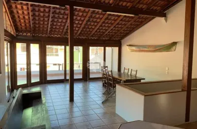 Casa à venda em florianópolis com 5 dormitórios e escritura pública