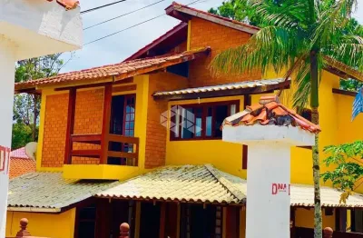 Casa  à venda na praia de ribeirão da ilha, em florianópolis, com 257m²