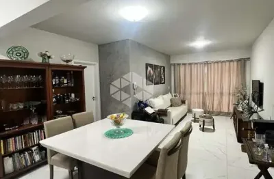 Apartamento à venda de 2 quartos, em condomínio fechado com acesso a praia