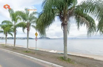 Terreno á venda de 660,00 m² em condomínio fechado com vista para a baía