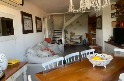 Cobertura à venda mobiliada no Open Shopping Jurerê com Vista Mar