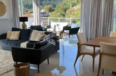 Cobertura duplex de alto padrão  à venda em  em canasvieiras/ vista mar
